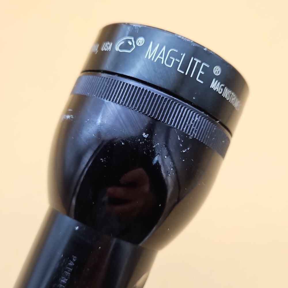 Mag-Lite Flashlight 12" Black USA Made Tested Works Vintage
